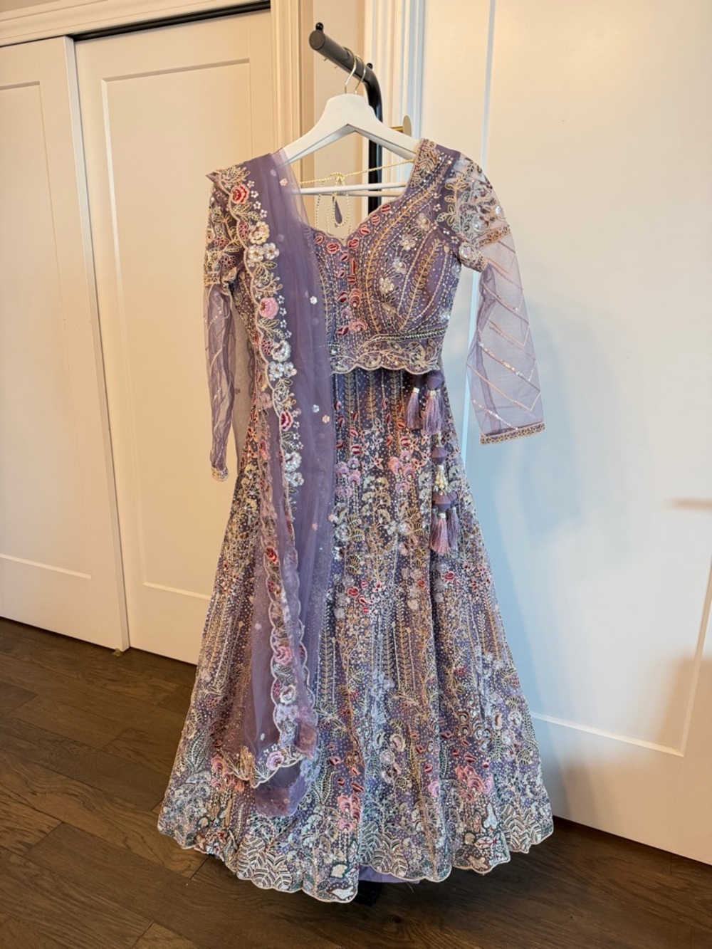 Mauve Lavender Floral Embroidered Lehenga 3 Piece Set - Small Like Brand New - Picture 9 of 16
